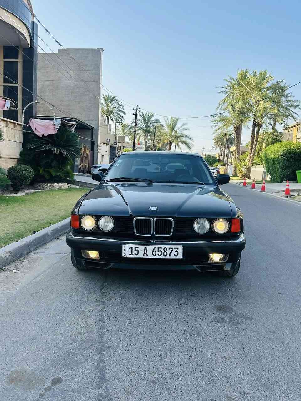 سلام عليكم للبيع بي ام حجم 735
موديل 1992 رقم انبار نكليزي هزه جديده بسمي. 
مكينه 6 سلندر جديده كير اوتو. 
كشنات جلد سلايد بس عاطل. 
صدر خلفي امامي جديد تخم تاير جديد
مكينه كير جدد تبريد ثلج كهربائيات كلها شغاله سعر 65 وبيها مجال مكاني بغداد حي الجامعه رقمي ***********

