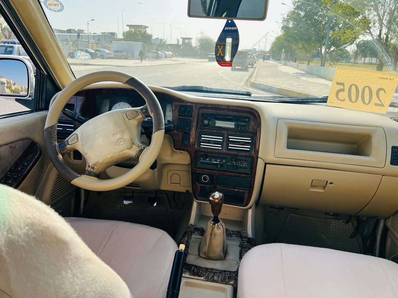 سه‌ره‌تا به‌ ناوی خودا
پیكاب  سۆلان مۆدێل 2005 
ره‌قه‌م سلێمانی  سه‌نه‌وی تازه‌ به‌سه‌ر چوه‌ نه‌بوه‌ته‌  سالێك 
گێر و مه‌كینه‌و ئه‌كسل به‌شه‌رت 
ته‌برید سار دو گه‌رم 
به‌شه‌رتی ته‌حویل و غه‌رامه‌ 
جام كاره‌با 
قوفل مه‌ركه‌زی 
چوار تایه‌ی لۆك 
هه‌موو گیانی له‌سه‌ر شه‌ریكه‌ 
بێ بۆیاخه‌  بئ زه‌ربه‌یه‌ 

 نرخی 55 
له‌ كه‌لاره‌ 

***********
