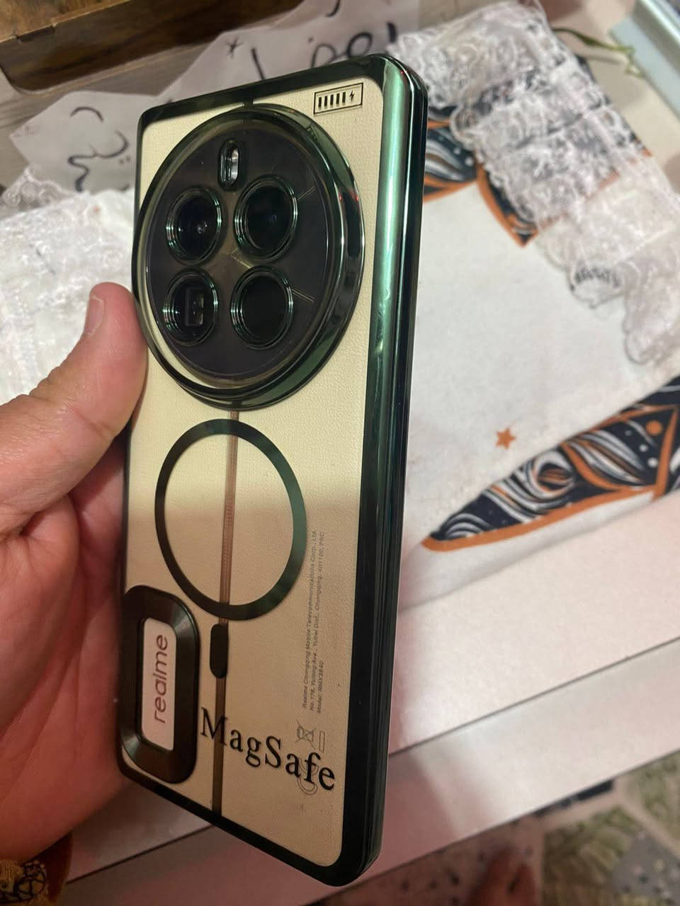 الجهاز كلش جديد
ذاكره 256
رام 12+12 
معالج سناب دراگون 7s gen 2 5G 
كامرة سوني IMX 890 OIS
زوم 120X
شاشة 120Hz
شاحن 67 W
مع كامل ملحقات
السعر «320»» 
جهاز جديد لوك شخطه مابي 
بدون ملحقات 
*********** حمزة, القادسية
