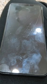 ايفون ١١ برو ماكس • مقفول • شاشة مبدلة