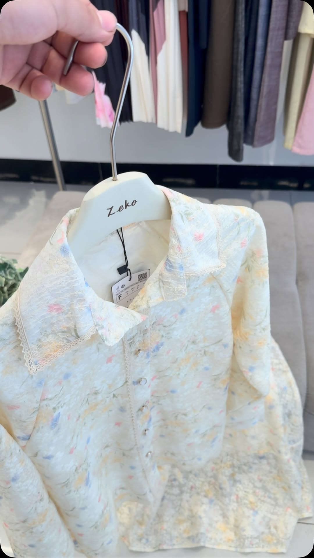 شلون جمال مستحيل🥺✨
.

لحكوا عليهن قطع قليلة
.

القياسات
38-40-42-44-46


**إذا كنت صاحب هذا الإعلان وتريد حذفه لأي سبب، رجاءا أرسل رسالة إلى الدعم الفني**