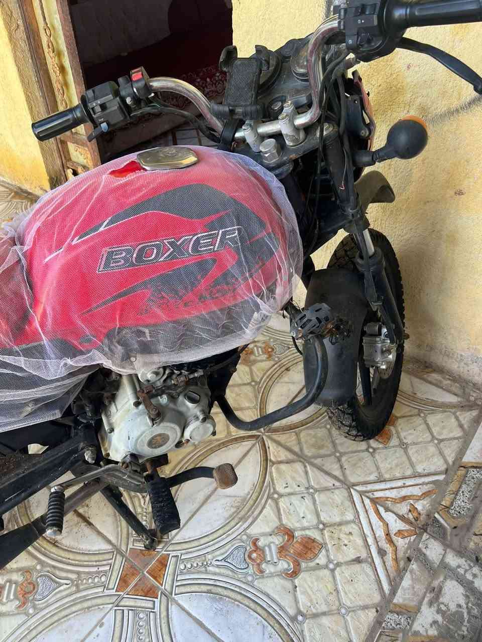 بوكسر ٢٢
مفتوه المحرك
رقم تحويل ثاني يوم 
قفل من الاخير مليون 
مكاني بصره *********** 
٩٩٩ ما ابيع 
رجاءً لمو شراي لا يخابر
