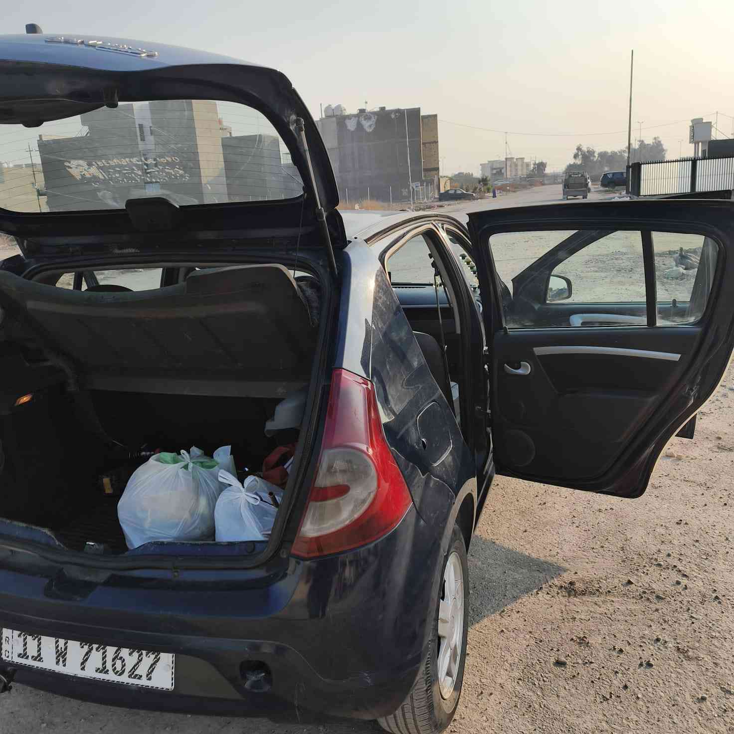 رينو موديل ٢٠١٣ بدون ضربه
سياره جاهزه
بيها جراد شويه 
وبأسمي
٥٥ ورقه وبيها مجال للشراي 
للاستفسار اتصل ع  الرقم
***********
