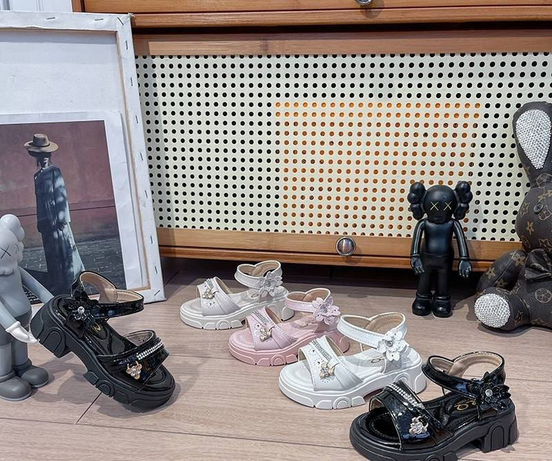 #جديدنا 🔥🥇

خلي إطلالتك غييير من عند يوني للأحذية والحقائب 
القياسات داخل الصوره عنوان فرعنا الثاني الزبيديه شارع الصيدليات مقابل عياده دكتور


**إذا كنت صاحب هذا الإعلان وتريد حذفه لأي سبب، رجاءا أرسل رسالة إلى الدعم الفني**