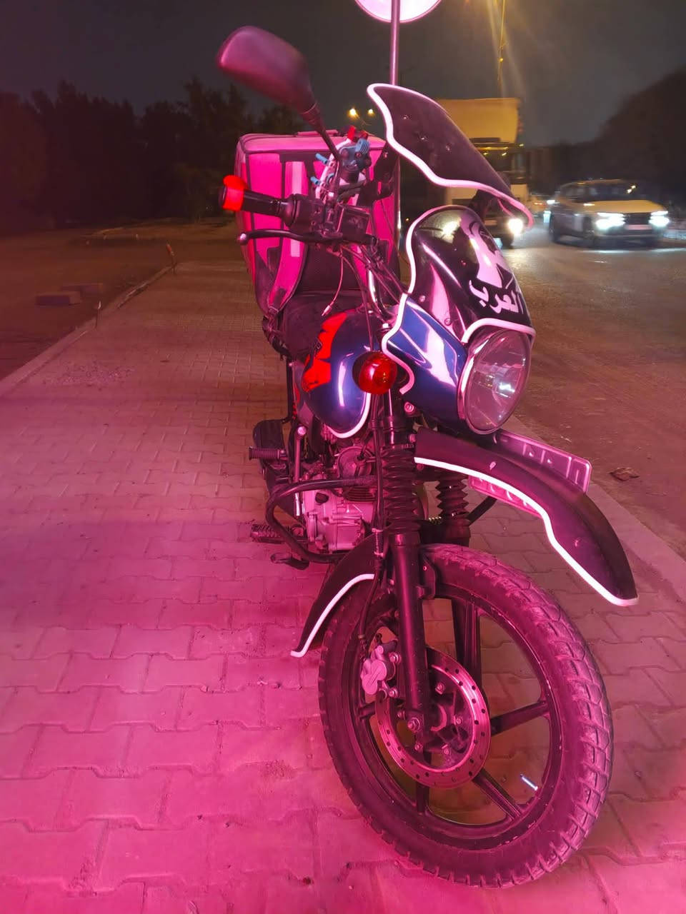 سلام عليكم
دراجه بوكسر موديل 2023 
نضيفه اي نقص مابيها تجي تاخذها نفس الي بلصوره 
مكاني بغداد رقمي *********** متواجد فقط وتساب
