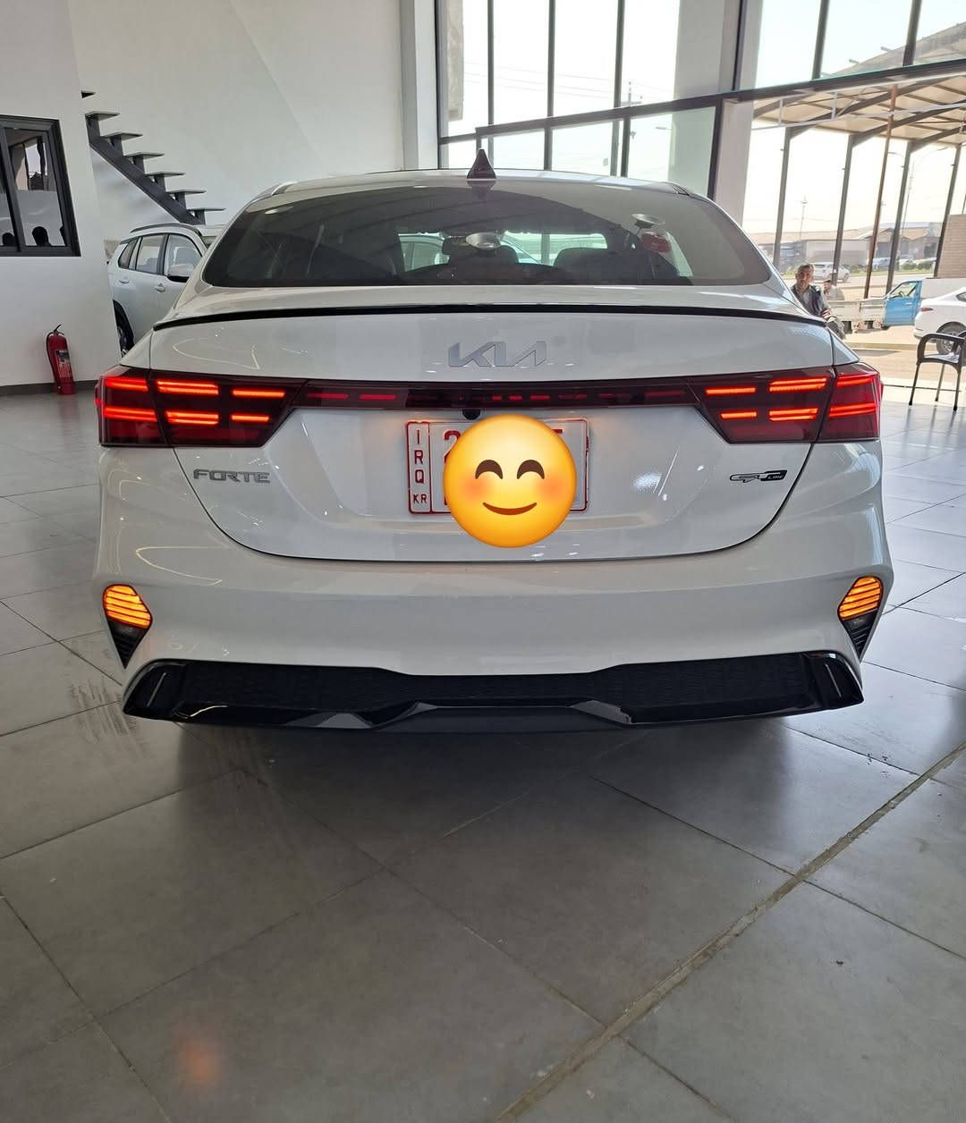 السلام عليكم
السلام عليكم  
كيا فورتي جي تي لاين ابيض 2024
المواصفات...
السيارة فوووول مواصفات فتحة سقف بصمة تشغيل مع بصمة ابواب وتشغيل عن بعد...
رادار امامي + رادار جانبي 
 توقف ذاتي + تحديد مسار
ونقطة عمياء + سايد بريك دكمة ..
 لد امامي ولد خلفي و اضواء ترحيب عند الاقتراب من السيارة
تحكمات ستيرن كروز تثبيت السرعة
 ثلاث وضعيات قيادة (نورمل + سمارت + سبورت)
شاشة كبيرة  8 انج + 🅖🅟🅢+ بوصله + كامره خلفية دواره 
محرك 2000 دوش
 الضرر ...  صبغ جاملغ امامي ونصف جاملغ خلفي  بدوووون دواخل وبيها تعديل بارد شي قليل بالباب الخلف السايق
 وصور الضرر موجودة بالمنشور ....
السيارة كاتي بدووون رقم ...؟
موصل /  شركة صفاء لتجارة السيارات ***********
