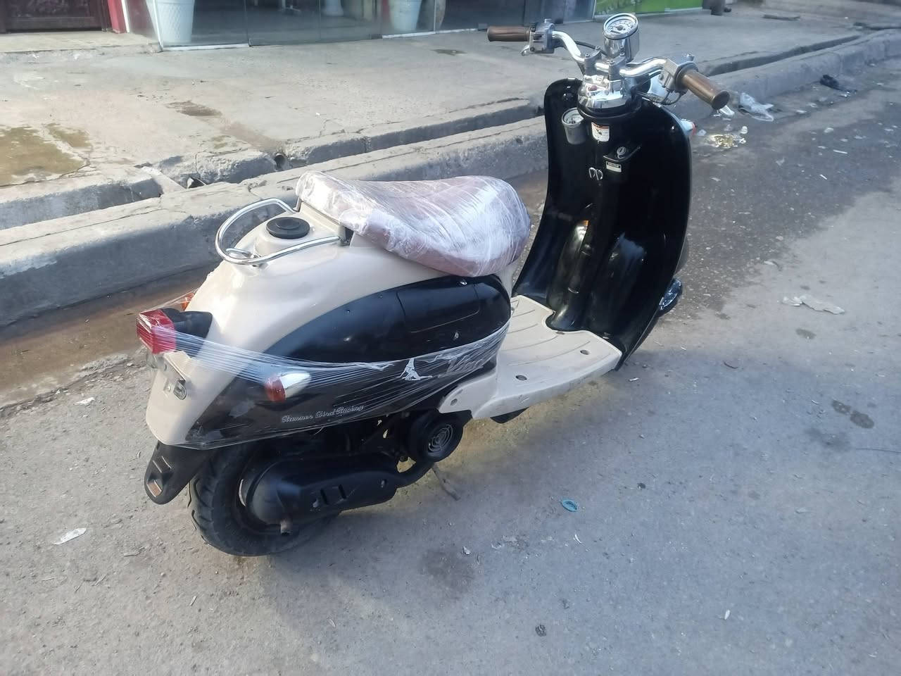 لبيع عبدحليم مشاءالله خير من الله مكينه ما مفتوح كلشي شغال بس يريد بتري سعر 350 ***********
