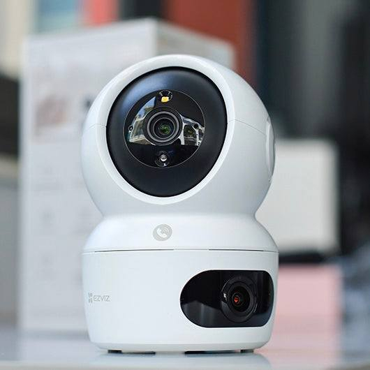 ... بسم الله الرحمن الرحيم...

السلام عليكم تتوفر لدينا جميع انواع كاميرات المراقبة التي تخص مراقبة الأطفال عن بعد معا كاميرات Ezviz اطفالك بأمان.. 😍♥️

نسعى لأراضكم ونوفر جميع متتطلباتكم 💪☝️
عرض اليوم على :

H7c Dual Camera 2K

السعر: 80,000 الف 

دقة تصوير Dual 2K⁺ (2560 × 1440) لكل عدسة →
 وضوح أعلى من كاميرات 1080p التقليدية. �
EZVIZ +١
مستشعر صورة: 1/3″ Progressive CMOS. �

معدل الإطارات: حتى 30fps. �

العدسات والتغطية
عدسة ثابتة 2.8 mm بزاوية واسعة (≈108° قطري). �

عدسة متحركة Pan & Tilt 6 mm بزاوية أضيق للفحص التفصيلي. �

دوران أفقي واسع + انثناء عمودي (تغطية كاملة للغرفة بدون نقاط عمياء مع تتبع ذكي). �

الذكاء والكشف
كشف الشكل البشري مع تتبع الحركة (AI). �

كشف الضوضاء العالية وتنبيهات ذكية. �

Patrol mode لمراقبة تلقائية لمسار الكاميرا. �

الرؤية الليلية والصوت
رؤية ليلية ملونة ذكية في الإضاءة المنخفضة. �
إليان
اتصال ثنائي الاتجاه: ميكروفون وسماعة مدمجين للتحدث والاستماع عبر التطبيق. �
إليان
الاتصالات والتخزين
دعم Wi-Fi 6 مزدوج النطاق (2.4 GHz و 5 GHz). �

دعم بطاقة microSD حتى 512 GB + تخزين سحابي EZVIZ Cloud. �

بروتوكولات أمان شبكي حديثة (WPA3). �

الفيديو
ضغط فيديو H.264 / H.265 لتوفير مساحة التخزين.

عام
جهاز مخصص للمراقبة الداخلية. �

تركيب سلس عبر تطبيق EZVIZ. �

طاقة عبر USB-C (عادة 5 V/2 A). �

للتواصل ياسر :*********** مفرد واتساب

للتواصل : *********** جمله فقط واتساب

يوجد توصيل لجميع المحافظات

بغداد :5,000 الف

المحافظات :5,000 الف
