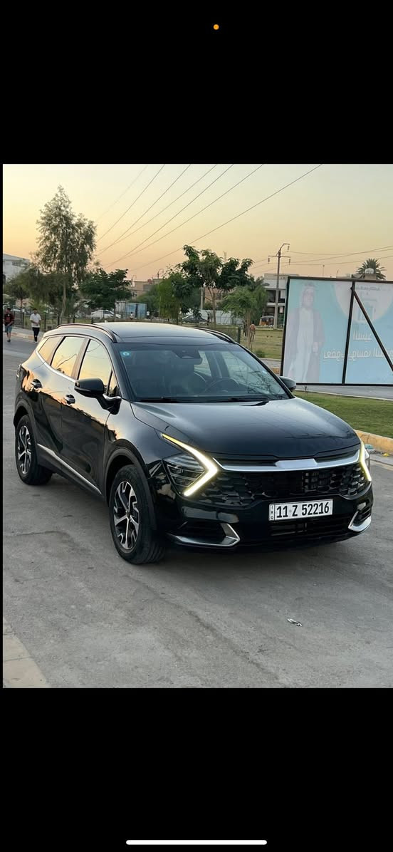 السلام عليكم سبورتج 23 هايبرد  السياره حيل نضيفه وب العافيه على الي ياخذها  ترايك وين ميعجبك صور الحادث موجوده سياره نقص برغي مابيها ولا كلوب بدشبول مشتغل عنواني بغداد الجديده *********** السعر 175وبيها مجال الطيبين
