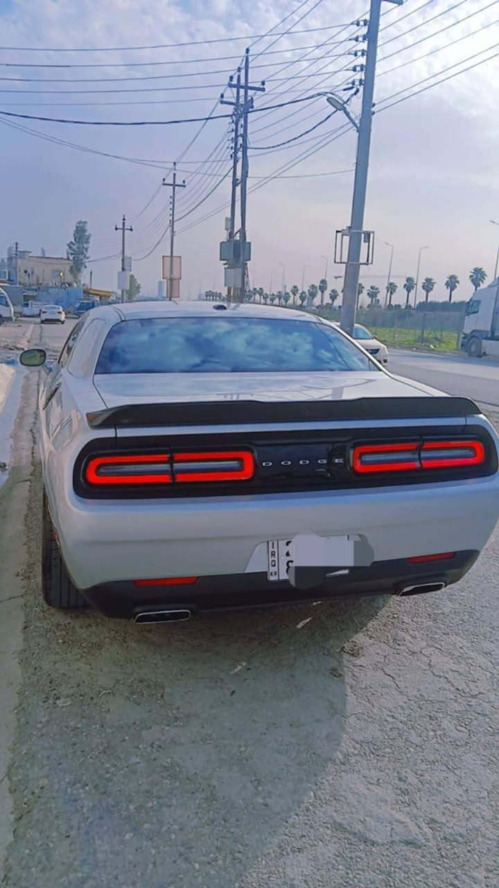 للبيع 
Challenger 2022 sxt v6 
شاشة 
كاميرا 
دواخل جلد و شامو احمر 
سيارة جديد كير و محرك كل بشرط 
حادث بونت و جاملغ و نص باب كلير بدون ضربة بدون دواخل 
ارباكات طاك 
صورة حادث موجود ب منشور 
رقم اربيل 
مكاني اربيل 
سعر ١٧٢ بيها مجال بسيط 
*********** واتس اب أربيل, العراق
