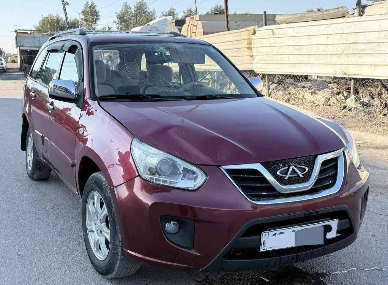 السلام عليكم اخوان للبيع تيكو موديل 2013 رقم الدولي بسمي شرط تحويل رقم ونسويه وهزه كله جديد سياره كير محرك داخل ميكانيك كله شغال سياره بيها حادث وبيعها على حادثه السعر مناسب لشراي للاتصال بل رقم *********** مكان السياره بغداد
