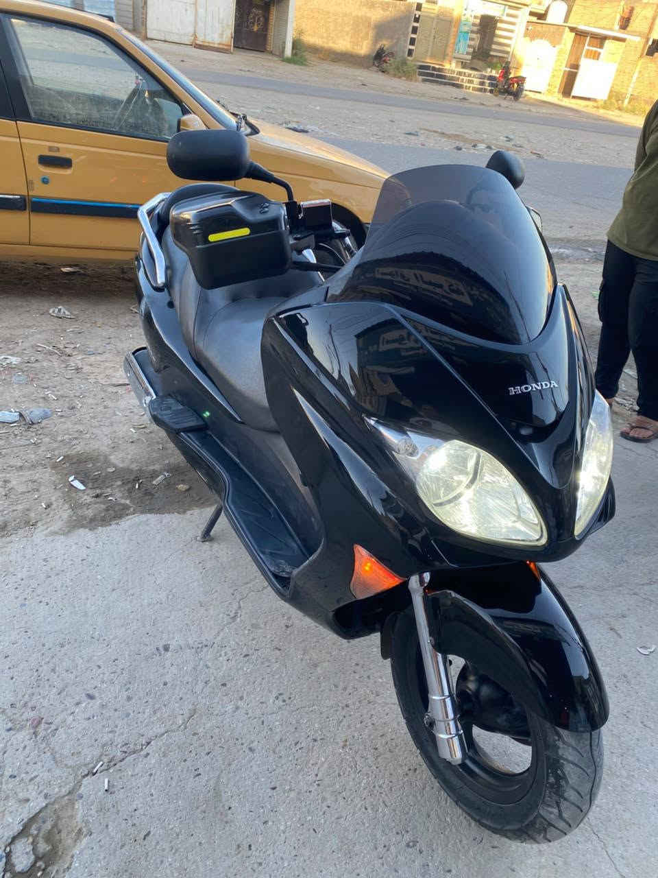 سلام عليكم فورزا 0.8 نضيفه الدراجة فول مواصفات عميه مبدل بيهه بس بستم وكفرات بلاديه دراجة خير من الله ويل وتاير خلفي جدد مكينه نشطه شوكت ماتجيهه نكرا بكل وكت
مكاني:سبع البور
رقمي:***********
السعر:مليون و١٠٠ وبيها مجال

