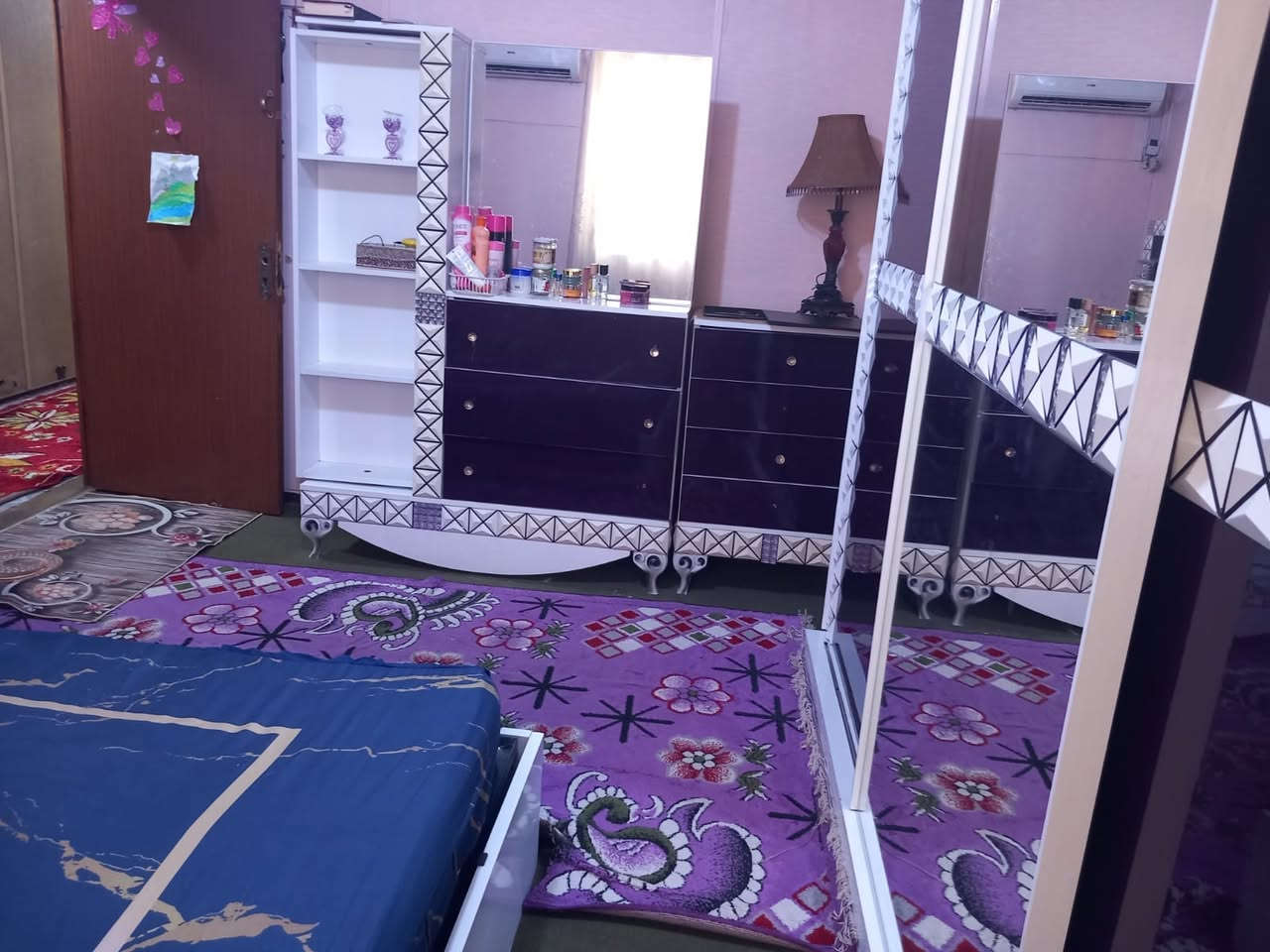 غرفه اخشاب للبيع مع كاونتر مع مبردة مع مولده صغيره رقم الهاتف ***********مكان الكوت
