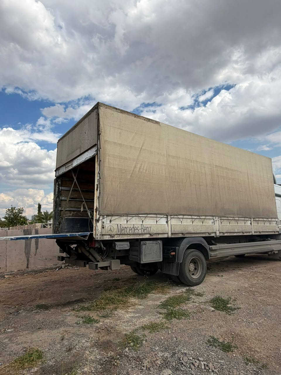 سلاموعليكم بؤدي اتيكؤ بؤ فرؤشتن ٧٢٠ دريژة ٢٨٥بةرزي دةرةوي شوين هةولير بني چاكراوة بةقوةت كراوة رقم تل وتس ***********
