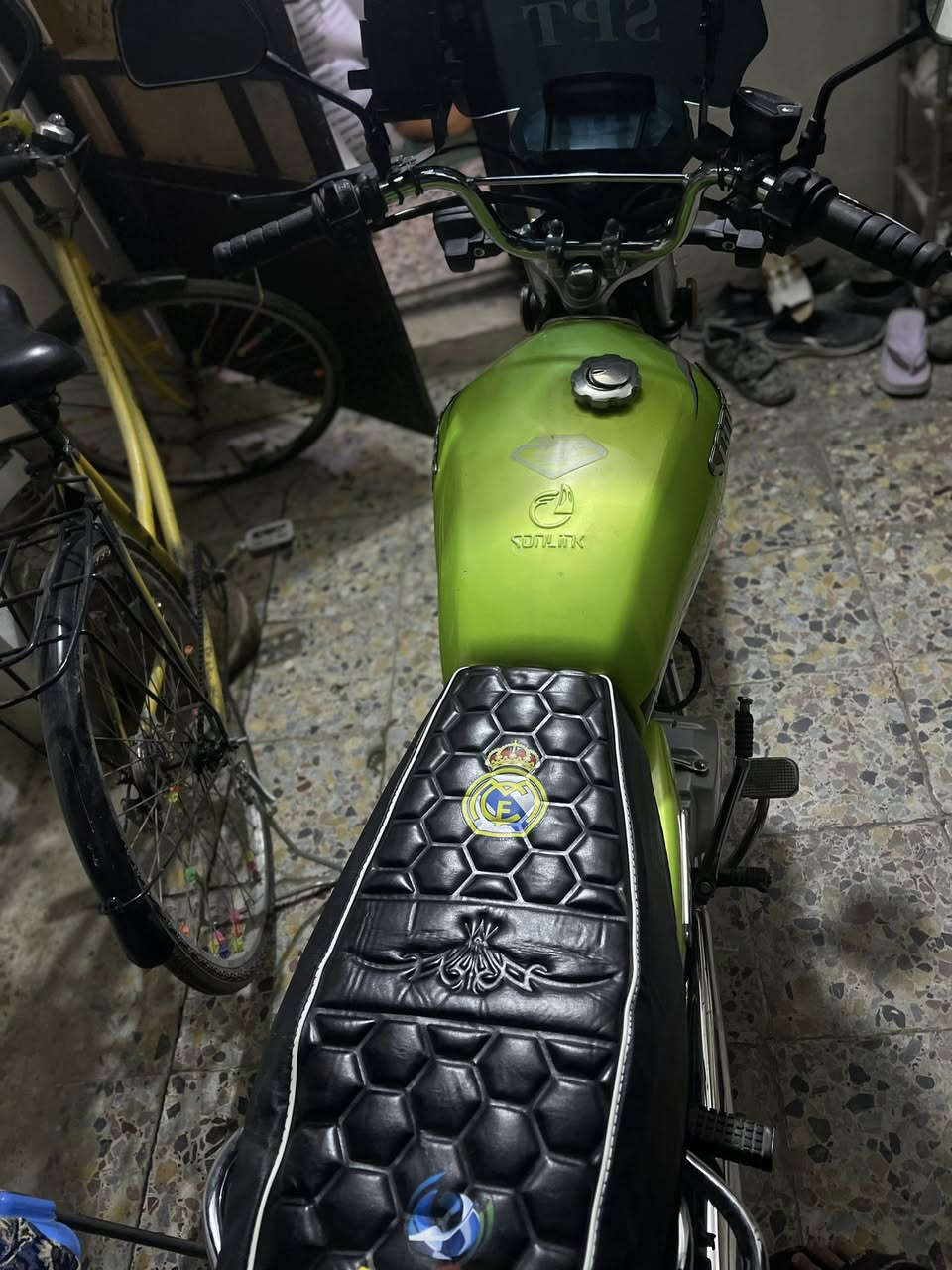 سلام عليكم دراجه سولنك 5 كير موديل 23 اوراق كامله باسمي كهربايات كلها شغاله شلعه ومعدل وياها بصمه تشغيل عن بعد محرك مامفتوح نكره سلف لانضوح لاتبخير السعر650 مكاني بغداد الدوره


**إذا كنت صاحب هذا الإعلان وتريد حذفه لأي سبب، رجاءا أرسل رسالة إلى الدعم الفني**