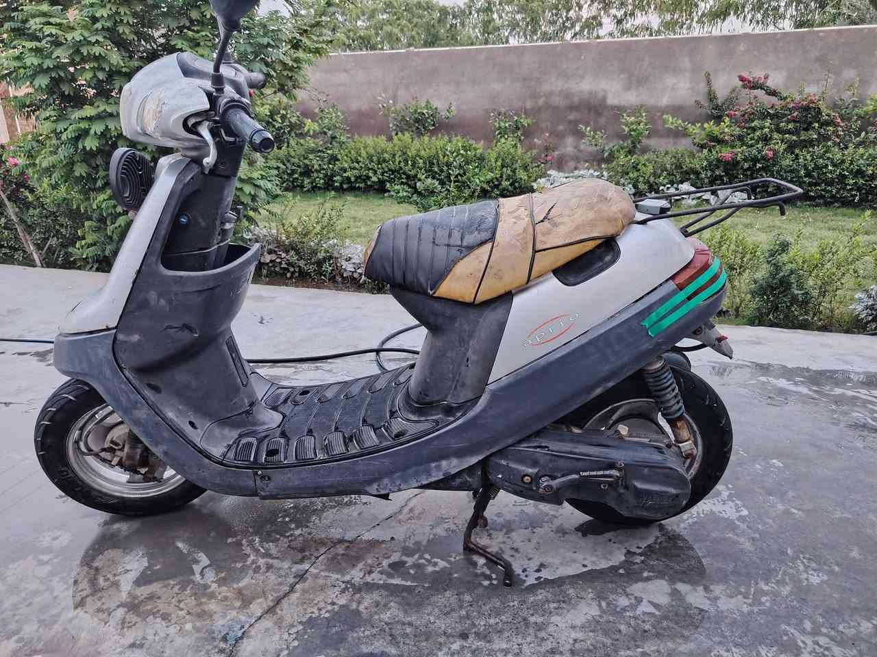 دراجه بطه للبيع السعر ١٥٠ وبيهه مجال بصيط دراجه شغاله كابريتر جديده باتري جديد تشتغل نكره سلف دراجه تفحصهه وتاخذهه يرادلهه ترتيب بصيط كلش العنوان بغداد
 تقاطع النهروان ***********
