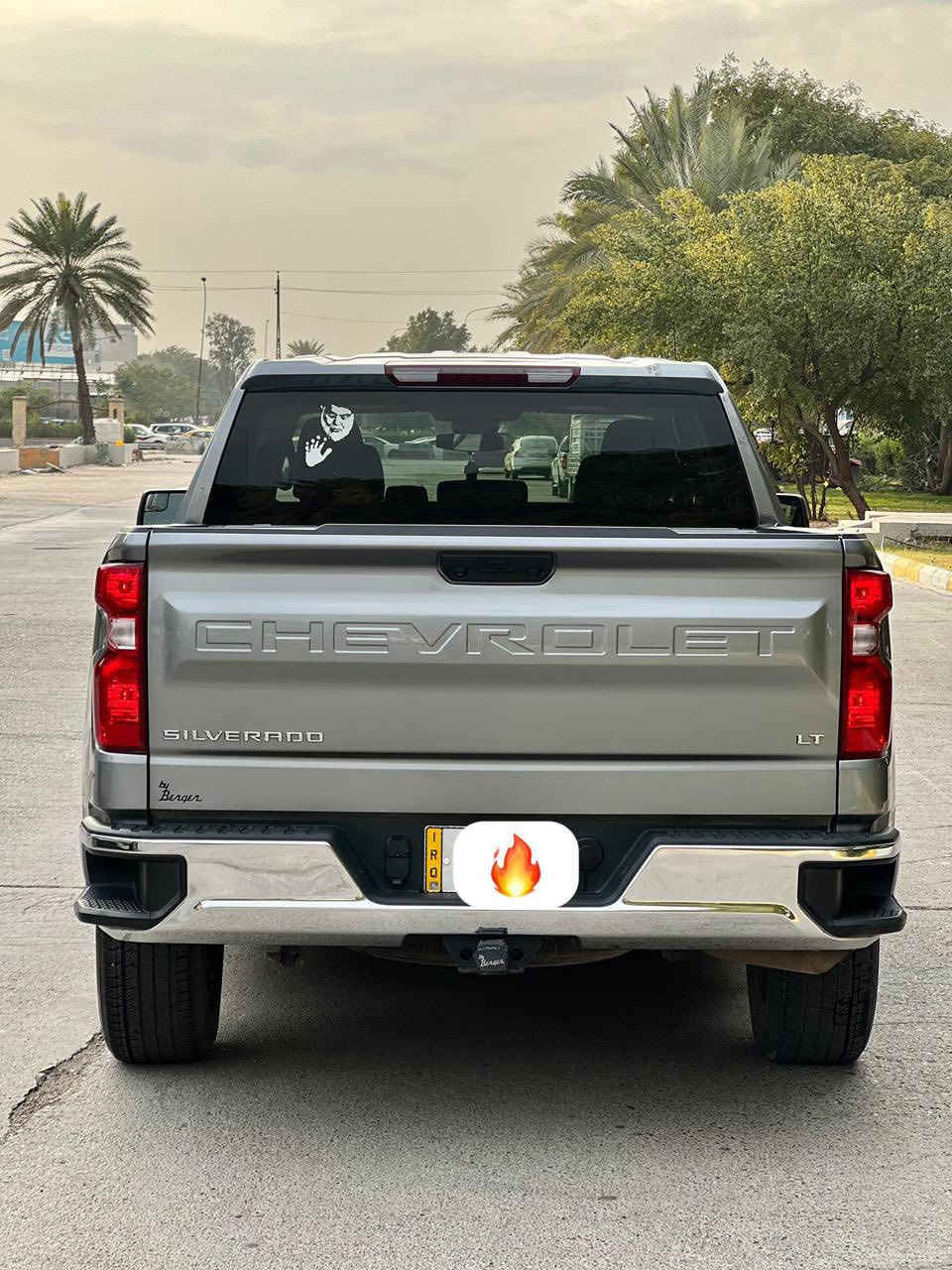 سلام عليكم سلفرادو وارد امريكا موديل2023 حادث جاملغ وبنيد ماشيه ٢٤ الف جاهزه من كل شي محرك ٤ سلندر رقم بغداد صار سنتين عندي السياره نوع ال تي سعر ٢٤٠ مكانها بغداد لاتصال ***********
