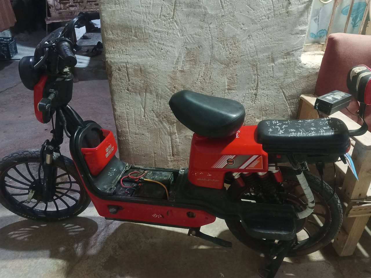 ماطور شحن للبيع اربع بطاريات ٦٠ فولت 
ماعرف نوعيته سعره ٢٠٠ وبي مجال بسيط 
مكاني تكريت الدفاع المدني
تواصل ***********
