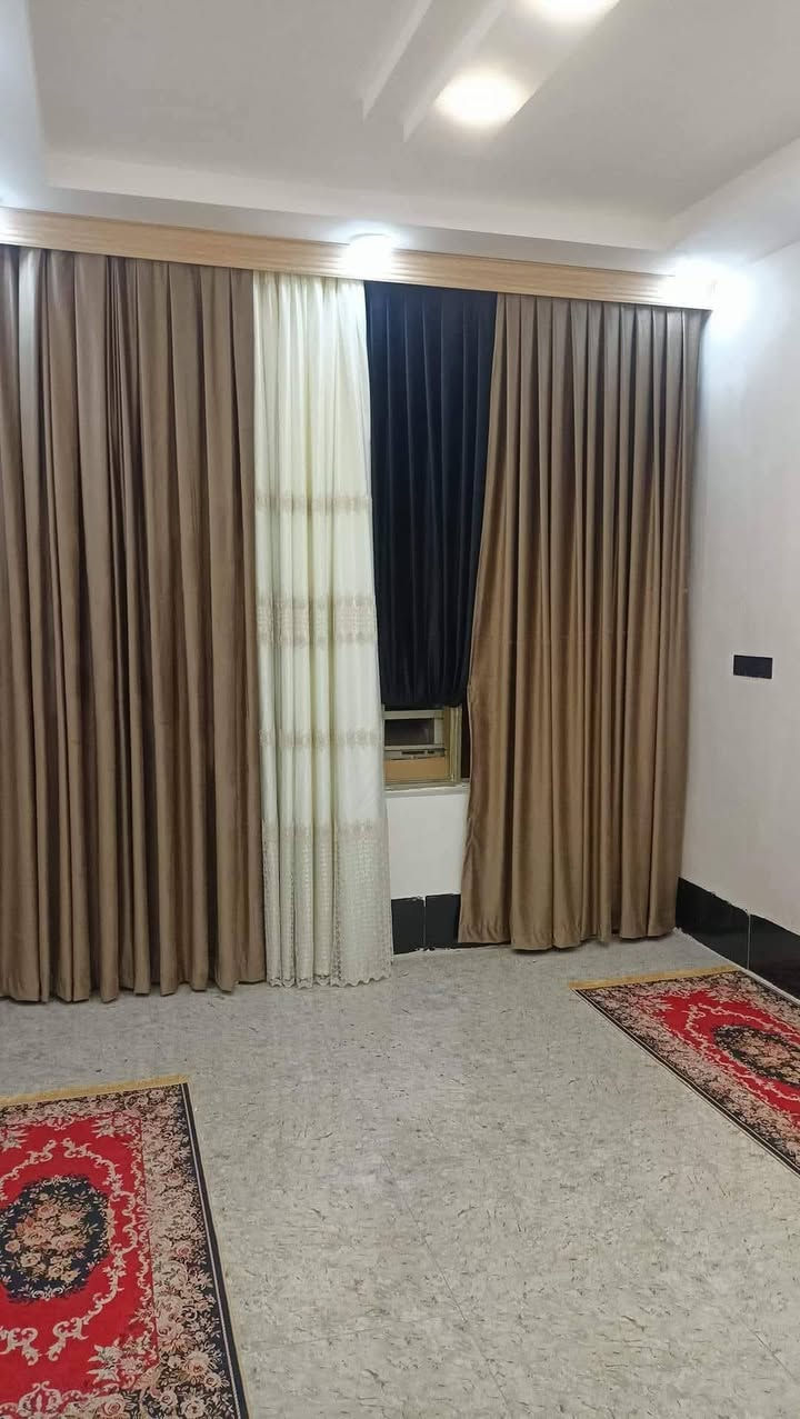 للبيع شارع ابو ريسان قاطين بيت نضيف ***********
