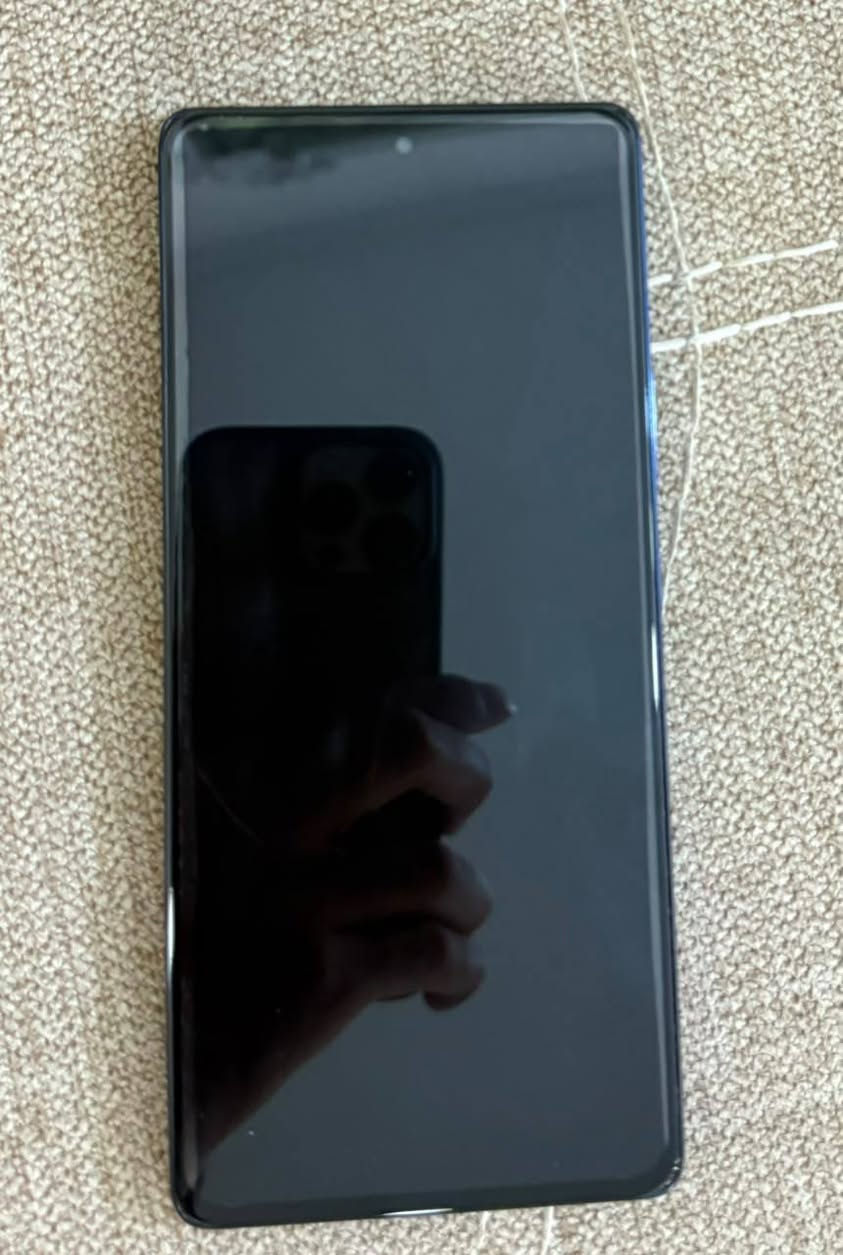 السلام_عليكم 
( انفنكس جي تي 20 برو Infinix GT 20 Pro ) 
مواصفاته معروفه جهاز غني عن التعريف 👇🏻
- معالج Dimensity 8200 乛 ~ معالج رهيب 
- تردد الشاشة 144 هيرتز
- بطارية 5000 🔥
- شاحن 45 واط ~ شحن سريع جداً
- كاميرا 108 ميكا بكسل 🔥 
- يدعم 4K مع 60 اطار بالثانية 🔥 
- حماية شاشة - غوريلا كلاس 5 ~ يعني لا تخاف عليه 
- ذاكره 256 ~ رام 12 + 12
- سماعات ستيريو 
- دبل سيمكارت 
- ببجي 120 سلاسة رهيبة 🔥  
 ملحقات كاملة
290 وبيه مجال
العنوان: القادسية 
رقم الهاتف:***********
يوجد توصيل📮

