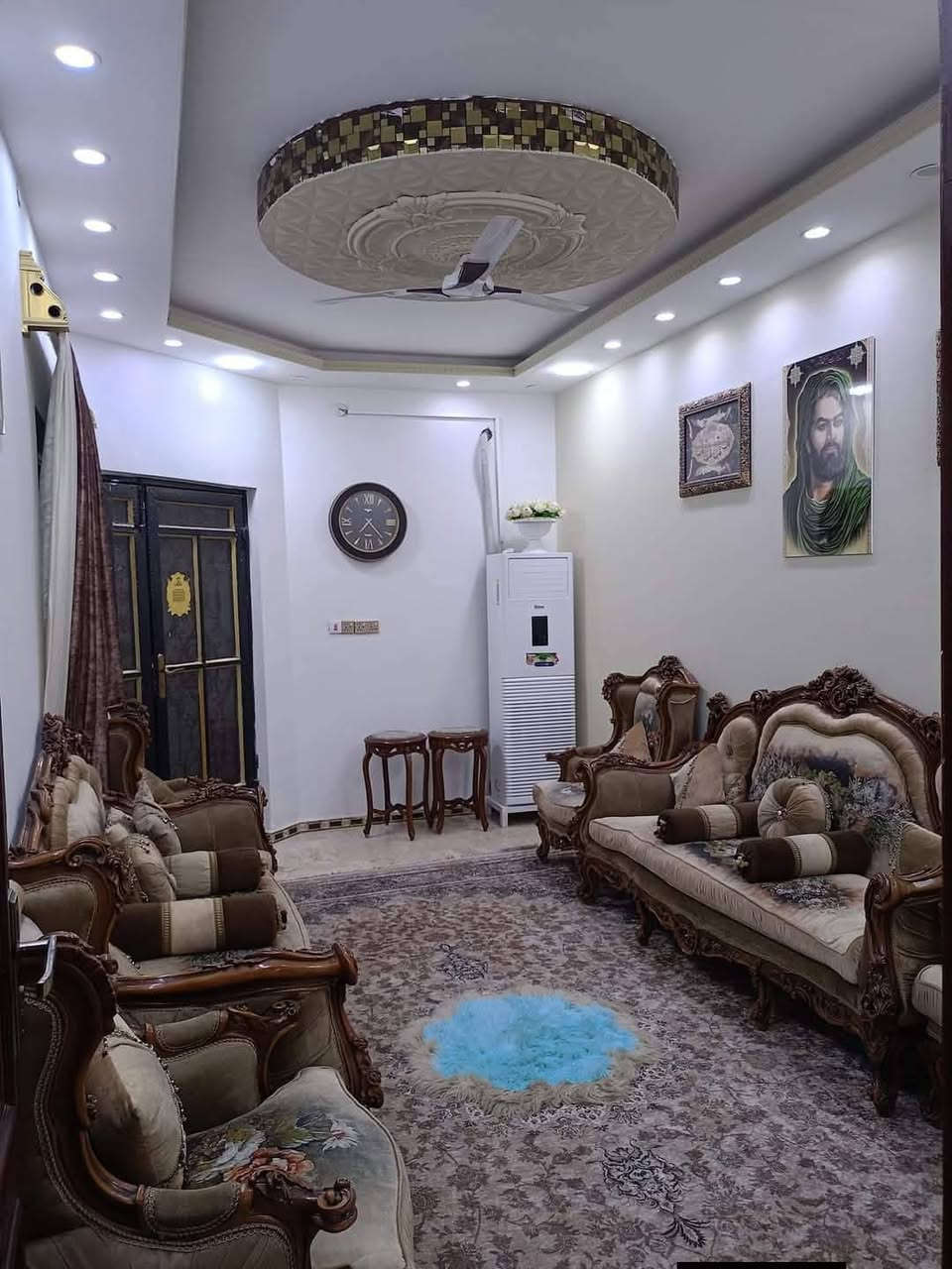 يعلن مكتب عقارات أبو انور فرع الطويسه عن وجود بيت البيع في دور الصحه القضاءات مساحة 143 متر وجه 7 ونص طابو صرف طابقين يحتوي على 4 غرف نوم وصاله وستقبال ومطبخ وصحيات وكراج بناء 2020 شارع 10 متر مكان راقي ممتاز الستفسار الاتصال//***********//***********// كما نستقبل جميع عروضكم وطلباتكم التجارية والعقارية المكتب مجاز قانونيا المكتب ماقبيل مطعم الحسون عقارات أبو انور فرع الطويسه
