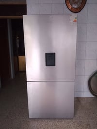 ثلاجة • بيها مجال