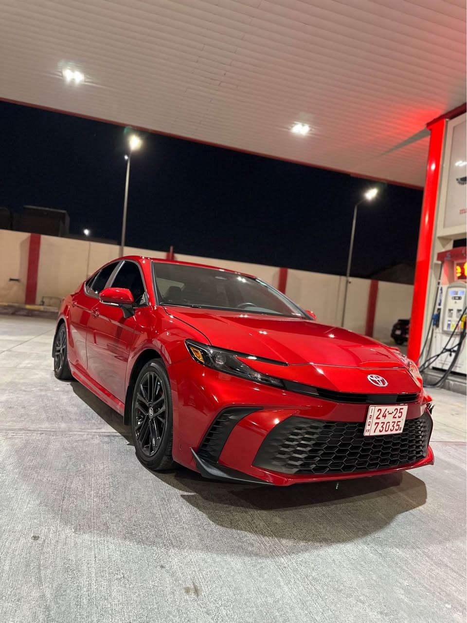 🔴 كامري موديل 2025👉
لون مميز لون 🍒 🍒
مواصفات SE pls 
سقف فتحه 
ماشية السياره 44 كيلو متر
رقم كاتي … يترقم اربيل سلميانية دهوك
كشن هيتر و استيرن هيتر 
كشن جلد و شامو
شحن وايرليس و تايب سي
شاشه جبيره
رادار
نقطة عمياء
حساسات جوانب
مرايا هيتر
حساسات خلفية
تحكم استيرن
➖ضرر السياره فقط جامرلغ طرف سايق مبدل مع ربع بونيد صبغ
بدون دواخل و ايرباكات كله سليم

📞رقم موبايل ***********
📍مكان السياره كركوك كركوك, العراق
