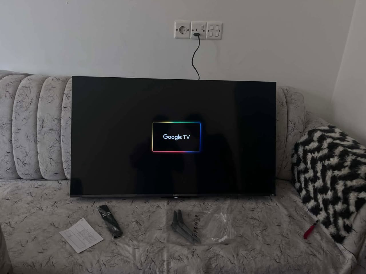 شاشه شاومي حجم Xiaomi TV A Pro 43"
نوع الشاشة: QLED 4K UHD
النظام: Google TV رسمي
المميزات: ناطقه HDR10+، Dolby Audio 20W، Hey Google 
جديدة بالكرتون غير مستخدمه 
بسعر مميز ومناسب 285 الف فقط وجاي تنباع فوگ 370 
للتواصل ***********

