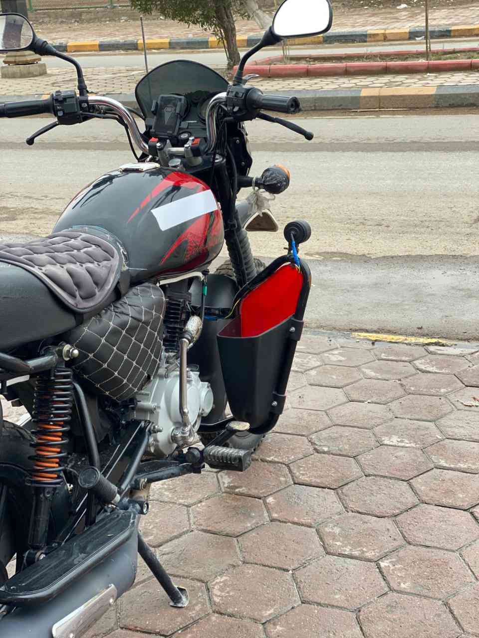 سلام عليكم دراجه بوكسر جبلي 2023للبيع ماشيه32000الف حقيقي مكفوله 100‎%‎ تجي تفحص وتشوف مرقم بغداد سنويه ولوحات نكليزي تحويل ثاني يوم ب اسمي السعر 2950وبيها مجال مكان بغداد تواصل خاص او على الرقم *********** موجود اتصال و واتساب ما ارد ماسنجر والي ما عاجبه السعر اكو هواي دراجات لا يكسر بحاجت غيره♥️
