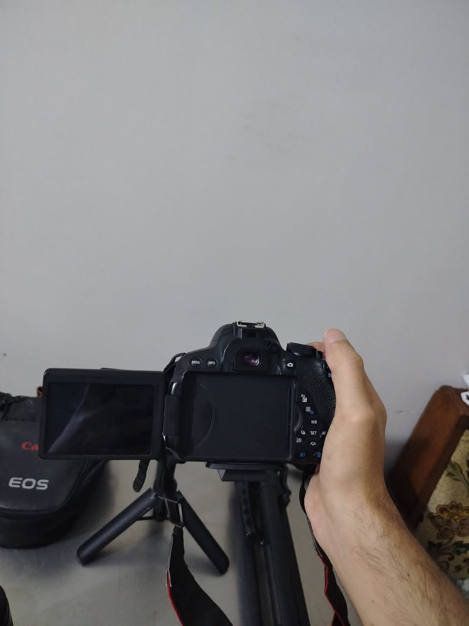 Canon d700  نظيفة كلش 

المحتويات 
1_ حقيبة كتف 
2_ستاند تصوير 
3_ بيبي لايت كامل بالباكيت
4_عدسة ٧٥.٣٠٠  نضيفة
5_عدستهه الاصليه ١٨.٥٥
 _____________________

السعر ٦٠٠ بيهه مجال  مكاني بغداد


**إذا كنت صاحب هذا الإعلان وتريد حذفه لأي سبب، رجاءا أرسل رسالة إلى الدعم الفني**