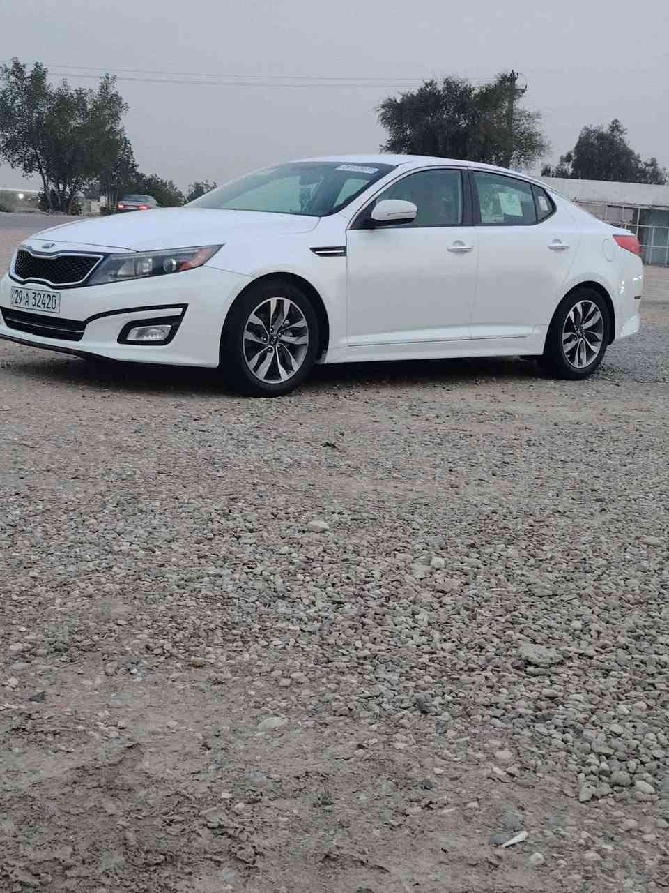 اوبتيما وارد أمريكي 2015 السيارة كارتون بمعنى الكلمة ماشيه 120 الف ضربتها فقط جاملغ جهة السائق ومبدل والباقي ليبل واحد للاستفسار *********** 
مكان السيارة ذي قار الشطرة بسمي وسنوية لل 2029 الشطره, ذي قار
