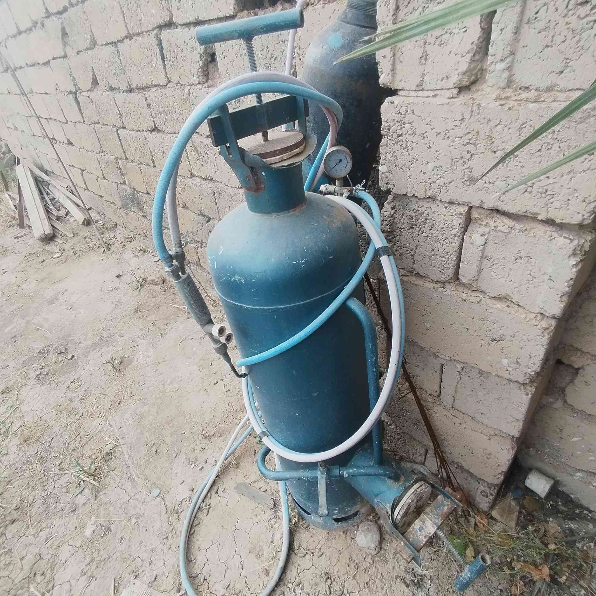 هذني الاغراض للبيع مكاني ديالى شهربان والسعر خابر وادلل ***********
