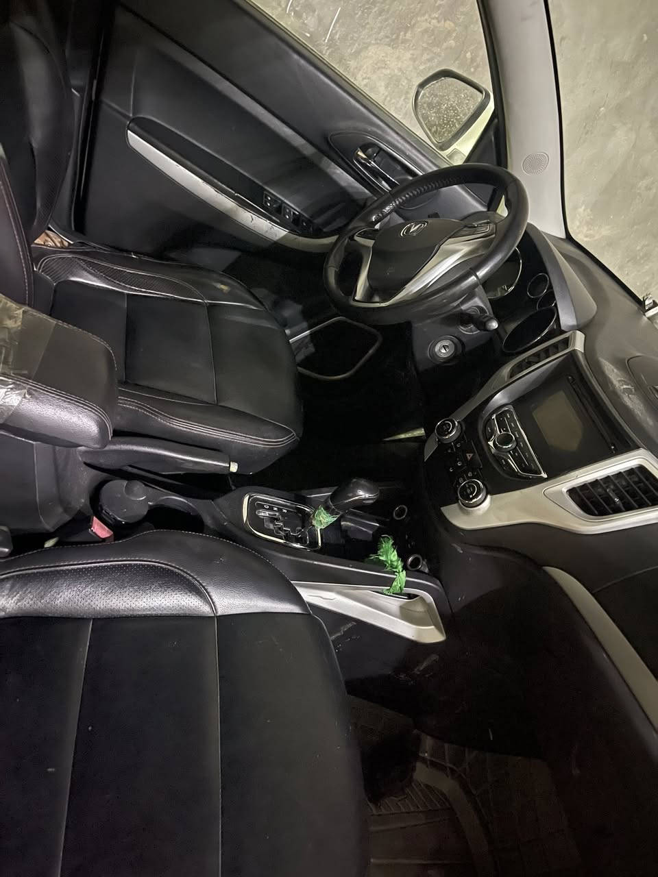 السلام عليكم شانجان cs35 فول مواصفات عدا البصمه صبغ جاملغ امامي صفحة اليمنه ونص باب  خلفي 2015 صدر جديد تبريد ثلج مكينه مجفته درجة اولى ماشيه 132 الفرقم بغداد سنويه مساقطه سياره مال جناي وممتعوبه للبيع او مراوس مكاني بغداد اليوسفيه ناحيه الرشيد 
السعر 65 وبيها مجال 
***********
