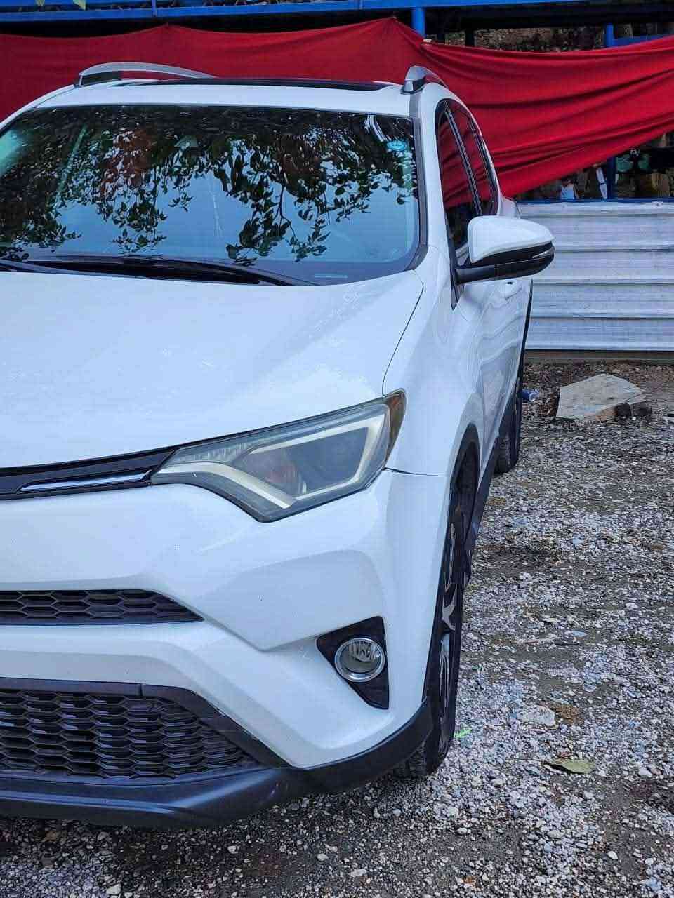 RAV4 2018   XLE   سعر165ورقە
راف4 ، موديل2018، مواسفات Xle ، بصمە و شغال و فتحە فول ، بيها 2قطعە صبغ بدون دواخل بدون ايرباك ، تحويل وكالة شرط ،ماشي98ميل، مکان اربیل خلیفان سعر165ورقە
ر.م/***********
