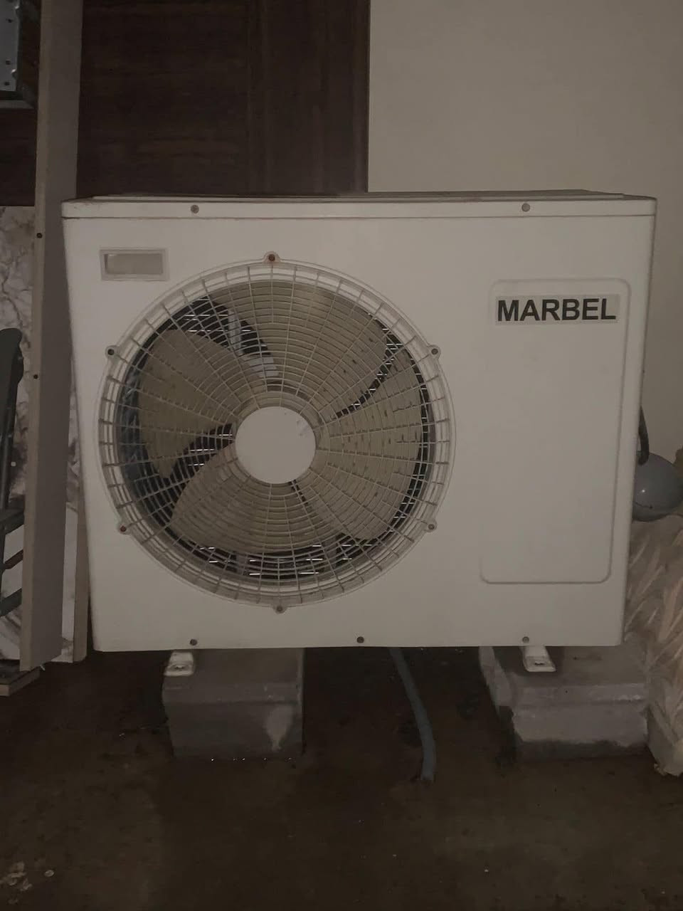 عندي سبلت للبيع ٢ طن  كل عيب مابي شغال تدفئه تبريد  اريده  سعره ٢٧٥ بي مجال بسيط


**إذا كنت صاحب هذا الإعلان وتريد حذفه لأي سبب، رجاءا أرسل رسالة إلى الدعم الفني**