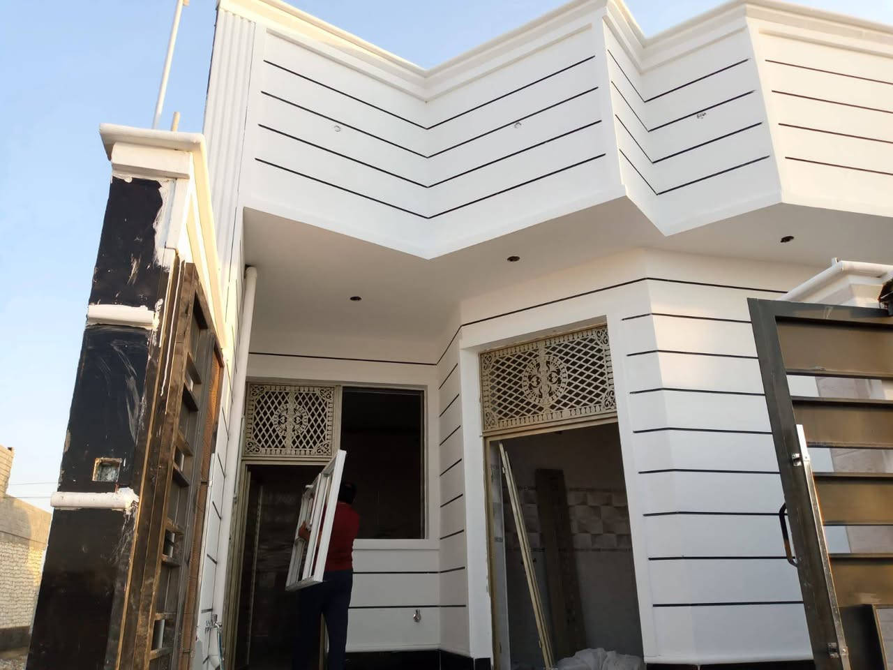 لباخ متفرغ شغل
مالج جرارة 
سقل ناعم 
جرارة أو نثر
على متر وقطعي وباليوميه
تواصل ***********
