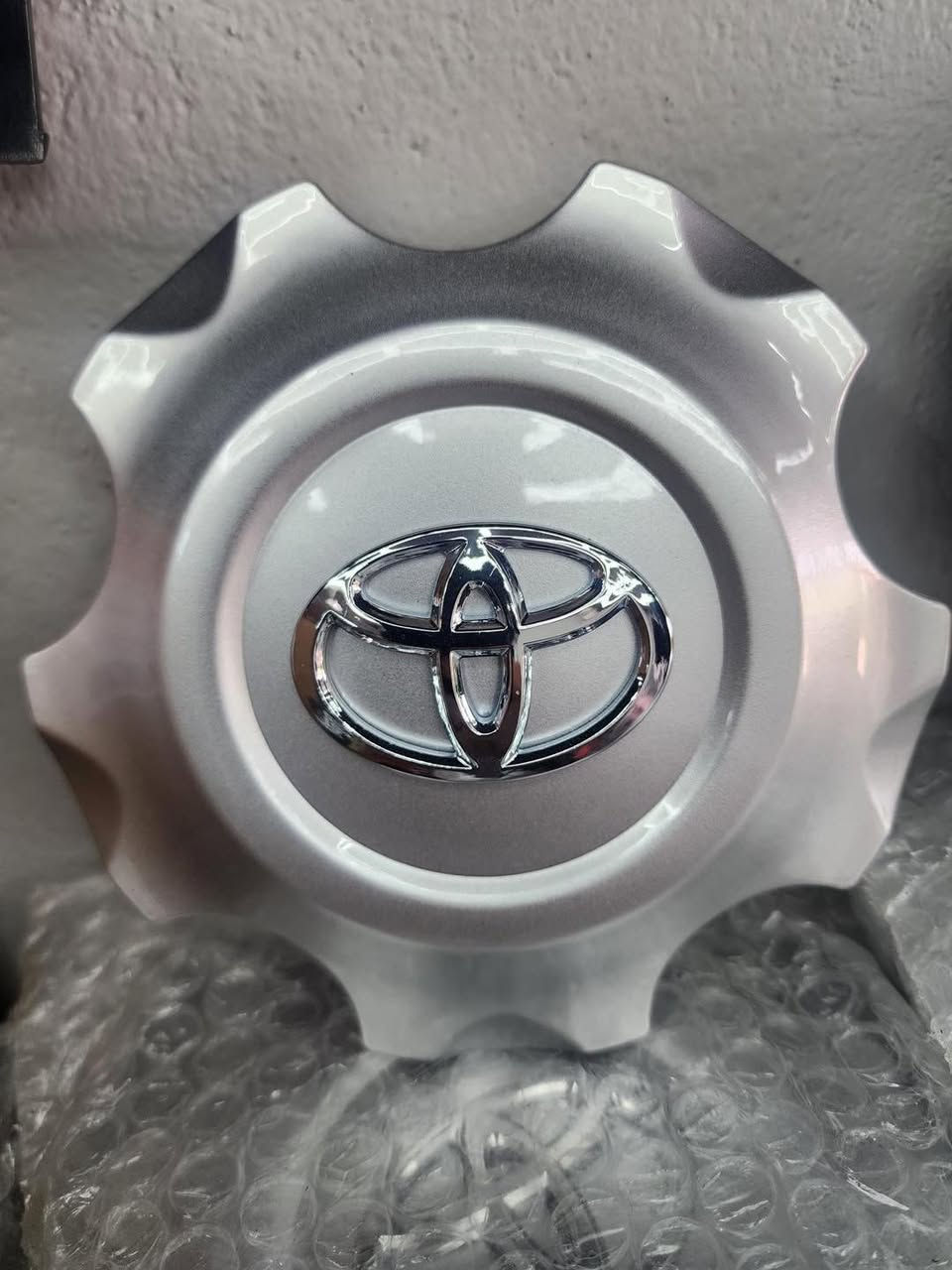 توفرت أدوات لاندكروزر برادو لكزس مونيكا
ارسل القطعة الي تحتاجها  على الخاص إذا مكانت موجودة في الصور  
توفرت اكسسوارات 
قطع صيانة 
أدوات داخل و خارج 
أدوات صدر 
متوفرة بأكثر من نوع 
تتوفر خدمة توصيل كل العراق 5 آلاف 
للحجز على الخاص أو على الواتساب 
‏***********
