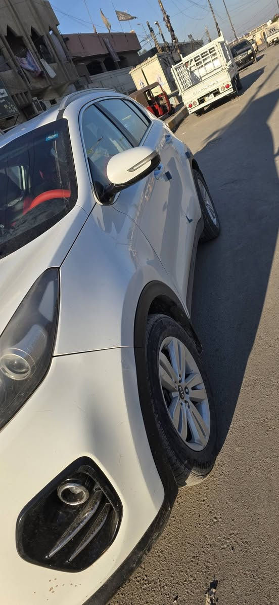 اسلام عليكم 
كيه سبورتج للبيع  موديل ٢٠١٧ خليجي
السياره جديده ونضيفه بمعنه الكلمه ماشيه ٩٠الف بيهه طخات بصيطه ومكحلات 
سعرهه ١٧٥ورقه 🫡 عنواني بغداد مدينه الصدر 
***********
