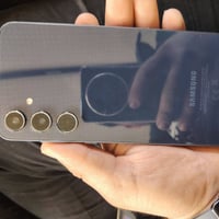 اجهزه العدد 2 البيع  1.سامسوك اي55 استعمال قليل ذاكره 256 /8 ويا فقط ش...