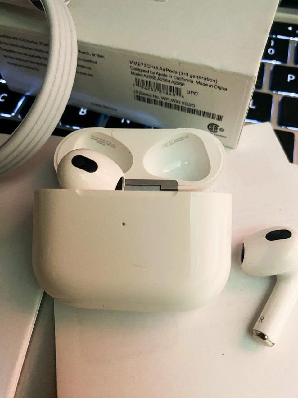 عرض  AirPods Pro ￼ الصنع USAامريكي California كليفورنيا
ضمان استبدال او استرجاع 
حل لسماع الصوت للمكالمات والميكروفون بخاصية عزل الصوت 

والشحن جدا ممتاز من 5 الى 7 ساعات وشحنها سريع جدا تايب سي ( Type _ C )

سماعه ابل ايربود برو  
 المواصفات نار 🔥🔥🔥🔥
**صوت ستيريو ￼ مجسم عالي الجوده ميزة الصوت المحيطي 8dmusic
**خاصية GPS(للعثور على السماعه في حال فقدانها)
**شحن لاسلكي 
**خاصية تغير الاسم Rename 
**تعمل باللمس لرد المكالمات والتحكم بالاغاني 
**شحن سريع عن طريق كيبل ايفون = تايبسي
**تفتح نافذت تشغيل للايفون عند فتح الغطاء(pop up)
**ختومات +باركودات  
**متوافقه مع جميع الأجهزة 
**مختمه جميع الختومات على السماعه و الكارتون
**مقاومه للماء و الغبار و المطر
سعر 18,000 الف وتوصيل مجاني 🔥
توصيل موجود  لكل المحافظات 
للاستفسار والحجز مراسلة الصفحة او  مراسلة على الواتساب للرقم ***********
