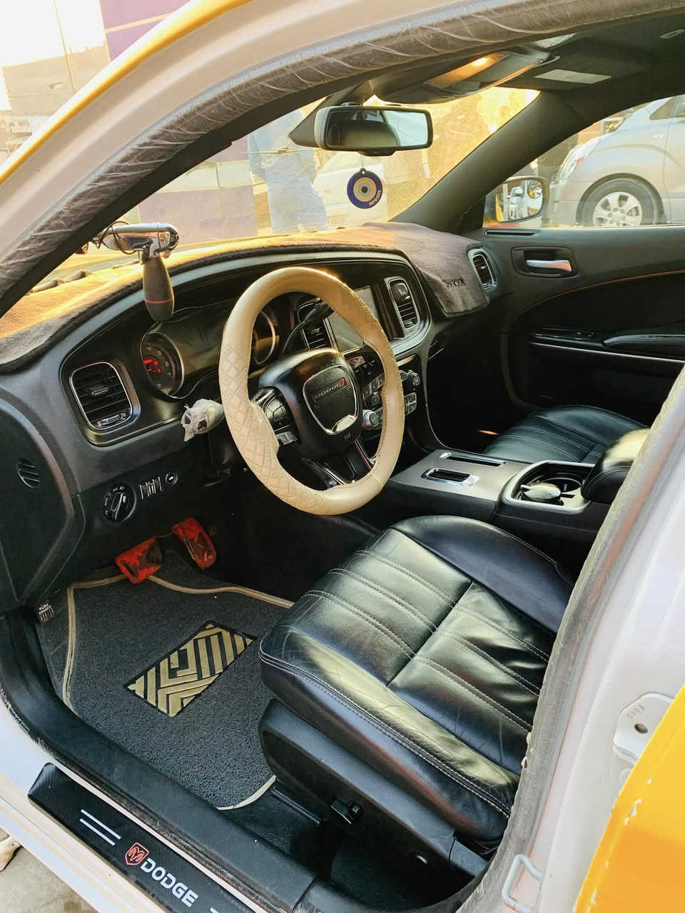 السلام عليكم جارجر بوليسي للبيع 19 اصل ميكنه 3600 رقم انبار بسمي ضررها جاملغ امامي فقط جهت العبري بدون دواخل السعر اب 210 وبيها مجال للستفسار ***********
