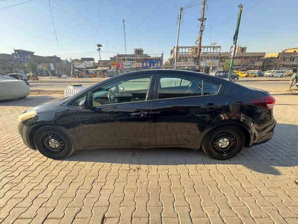 سلام عليكم
فورتي موديل 2017 
حادثهة بنيد تبديل فقط
وبيهة صبغ بلچاملغ الخلفي
مكينة 2000 دوش 
بيهة منضومة غاز 
السيارة ماشية 134 الف 
السعر 115 وبيهة مجال
***********
مكاني مدينة الصدر
