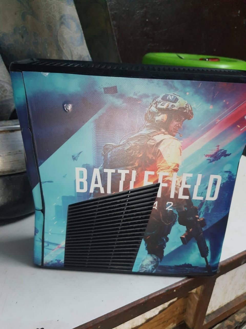 اكس بوكس 360 سلم مهكر كامل يشغل أقراص لاصلي وكوبي ويا جوستيك لاصلي وثاني ابو واير مكاني جميلة يم جسر جديد مالشارع فلسطين ***********
