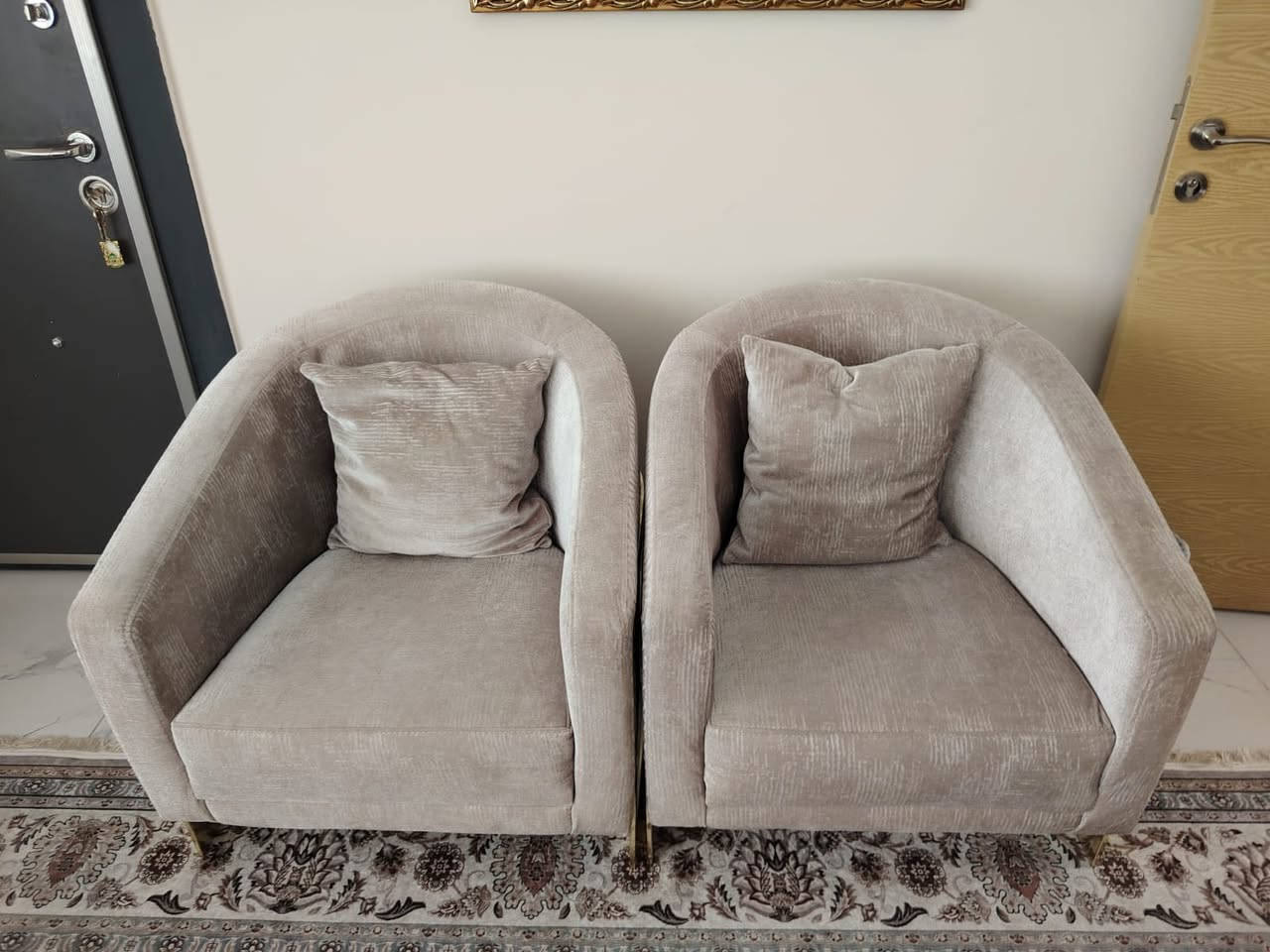 تخم تركيا  المنشاء  10 مقاعد نظيف جدا جدا قلاب ايصير سرير روعه الموديل وجل حديد استيل السعر المطلوب 800 العنوان مجمع بوابة الكاظمية السكني للاستفسار على الرقم ***********
