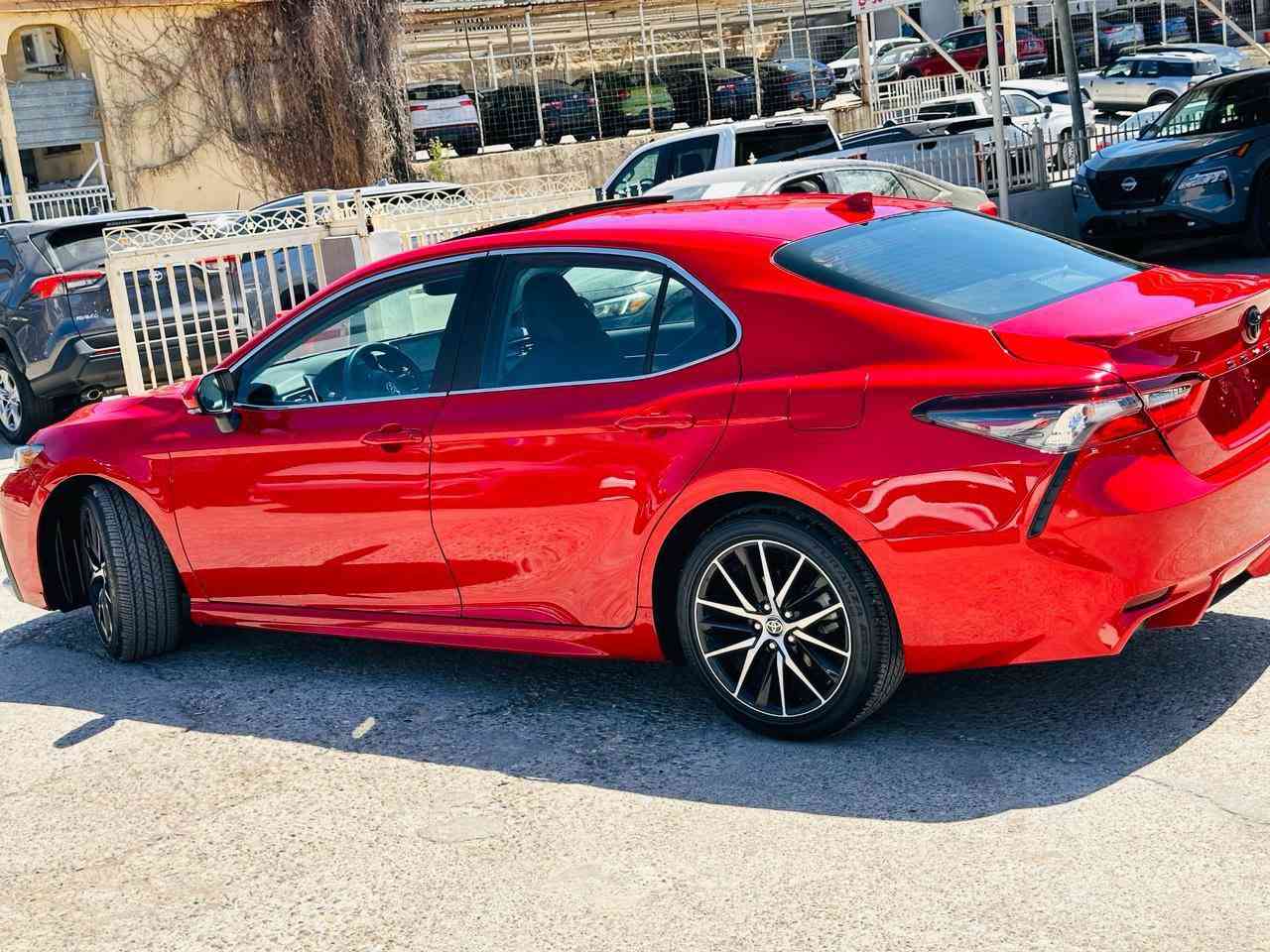 كامري 2022 SE بلاص فول
بصمه  سلايت 
تحكمات تحديد مسار 
رادار حجر بيئه 
قطعتين تبريد 
رقم دولي أربيل 
ماشيه 78 
الضرر 4 قطع بدون داخل 
الاستفسار: ***********
مراجعه ادارة المعرض كروب معرض القيارة المركزي لبيع وشراء السيارات🚗
