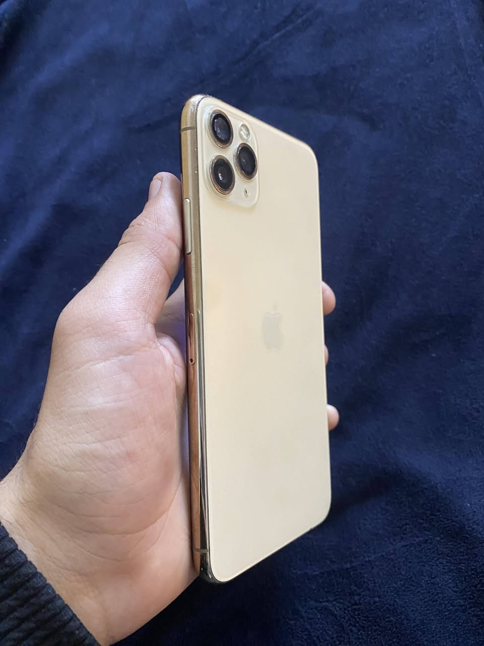 11 برو ماكس 
ذاكرة 64 
بطارية 100🔋
تك سيم 
نموذج M
نظافة 99%
مبدل شاشه نوعية مضبوطه 
فيس ايدي واكف 
سعرو 200 الف بي مجال 
خاص أو اتصال ***********
