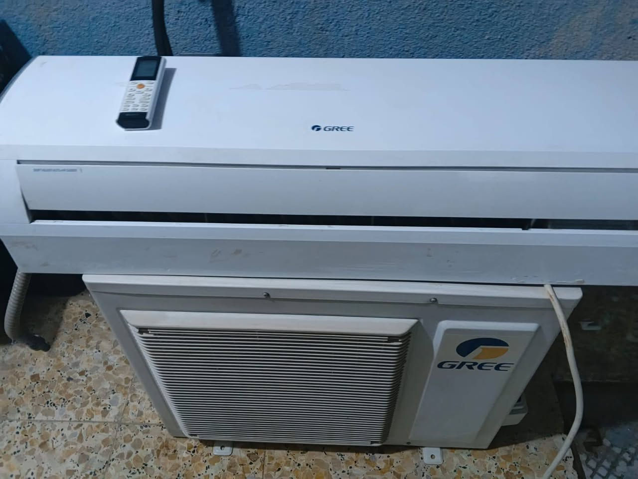 السلام عليكم سبلت كري للبيع طنين مستعمل موسم واحد سبلت نظيف وجديد سعره 500 عنوانه كربلاء قنطره السلام شارع/***********
