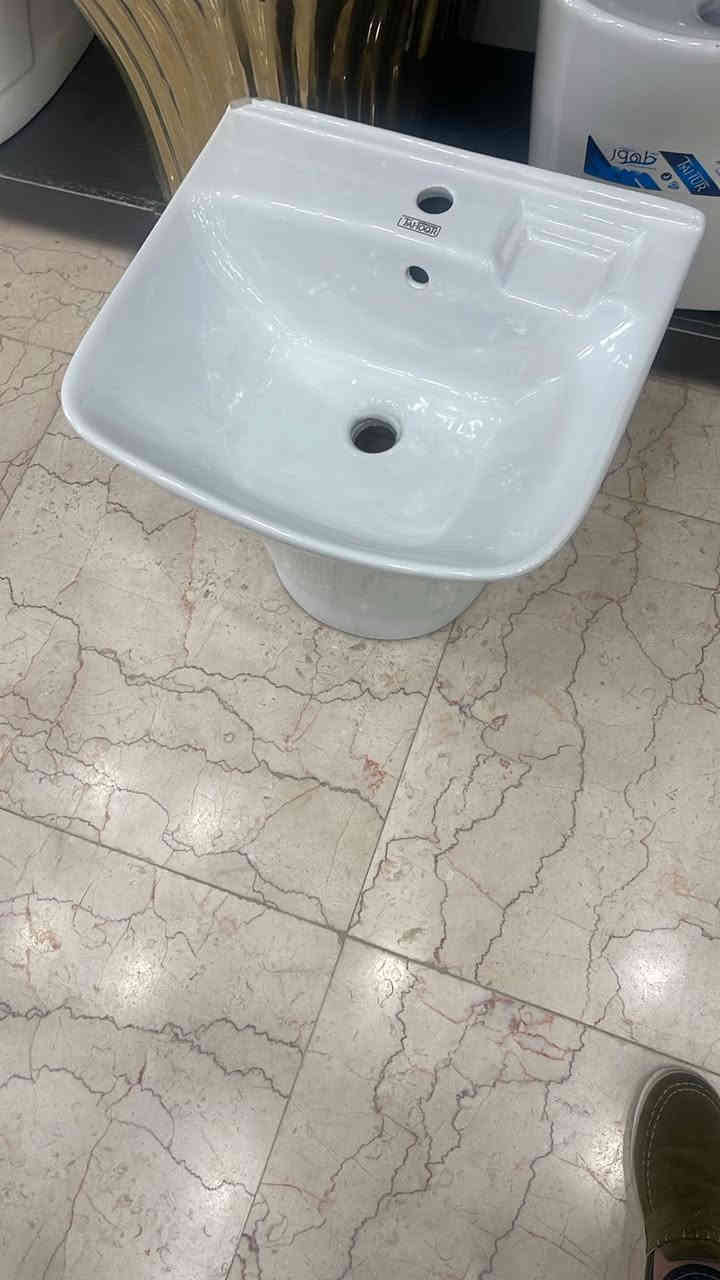 تم وصول حاوية مغسلة توتا الأصلي 
قياس 55 و قياس 50 وقياس 43
اشكال موديلات مختلفة جميع الاحجام 
والموديلات السعر 15750 الف دينار فقط 
سعر المغسلة السوداء والرصاصي قياس 50 السعر 23 الف فقط  
***********
