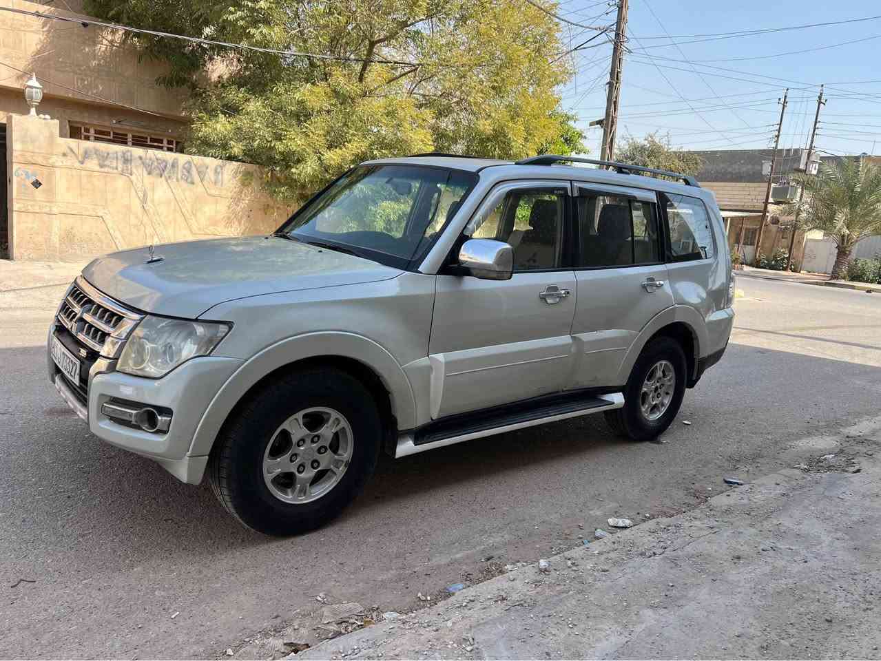 السلام عليكم 
للبيع باجيرو موديل 2008
رقم بغداد
محرك 3ونص شاده جديد 
ماشيه 300الف 
السياره جاهز من كل النواحي 

بيها صبغ 4قطع  
جاملغين وبنيد. وجاملغ خلفي .اثر طخات وشخوط بدون اي ظرر داخلي 
السعر 92 قفل قفل  للاستفسار ع 
*********** مكاني بغداد السيديه 
متوفر واتساب بغداد, العراق
