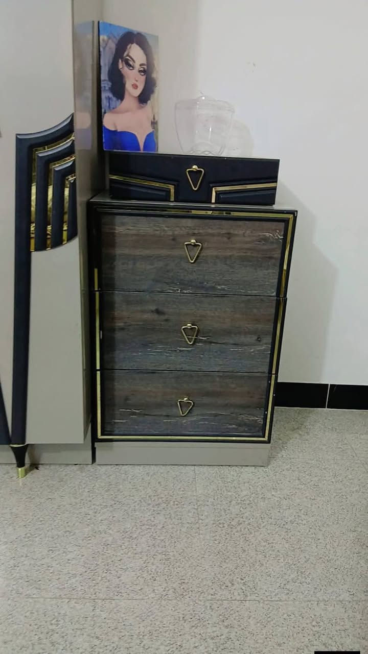 للبيع ٩ قطع غرفه نوم تركي مليون
الفلوجه حي الشهداء
*********** للاستفسار
